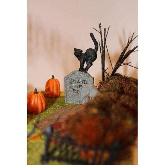 Dept 56 Snow Village Halloween - Haunted Front Yard - #52924 - Picture 3 of 6